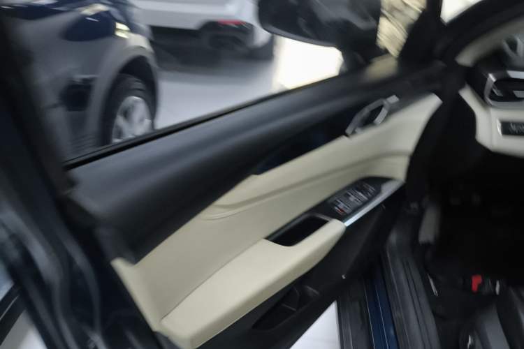 Used Lynk & Co 01 2017 2.0T Two-Wheel Drive Zhaopu Version
