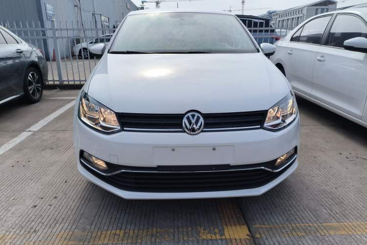 Used Volkswagen Polo 2016 1.6L Automatic Comfort Model
