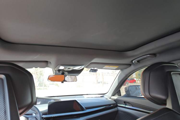 Used Changan UNI-V 2022 1.5T Smart Navigation Version
