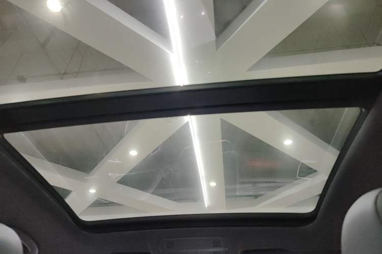 Used Volkswagen T-ROC 2023 300TSI DSG Two-Wheel Drive Starlight Edition