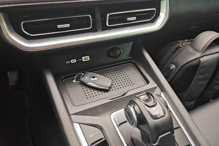 Used Great Wall Poer 2024 2.4T Passenger Version Automatic Diesel 4x4 Comfort Trim
