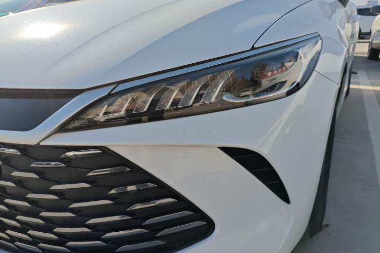 Used BYD Qin PLUS 2025 DM-i Smart Drive 55KM Leading Model
