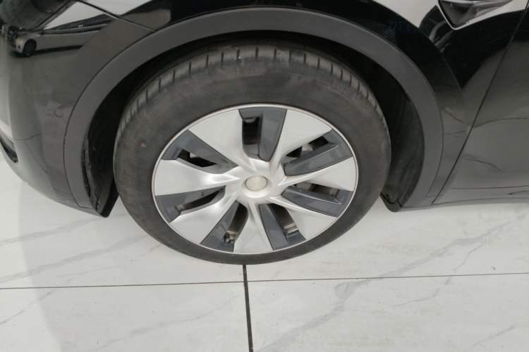 Used Tesla Model Y 2021 Long-Range All-Wheel-Drive Version 3D7