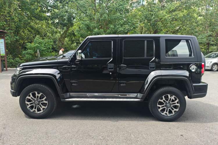 Used Beijing Auto BJ40 2019 2.3T Automatic Four-Wheel Drive Urban Hunter Edition Premium Model China VI Emission Standard
