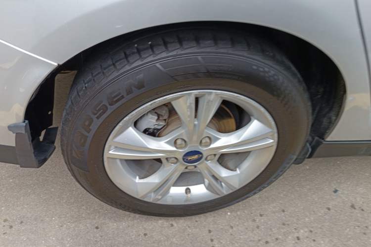 Used Ford Focus 2012 Sedan 1.6L Automatic Fashion Edition
