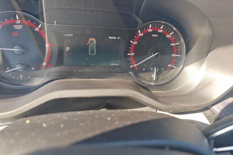 Used SAIC MAXUS Xintu V90 2024 ZhiJie 2.0T Automatic Rear-Drive Long-Wheelbase High-Roof Model with Single Rear Tire Available in 6/7-Seater Configurations