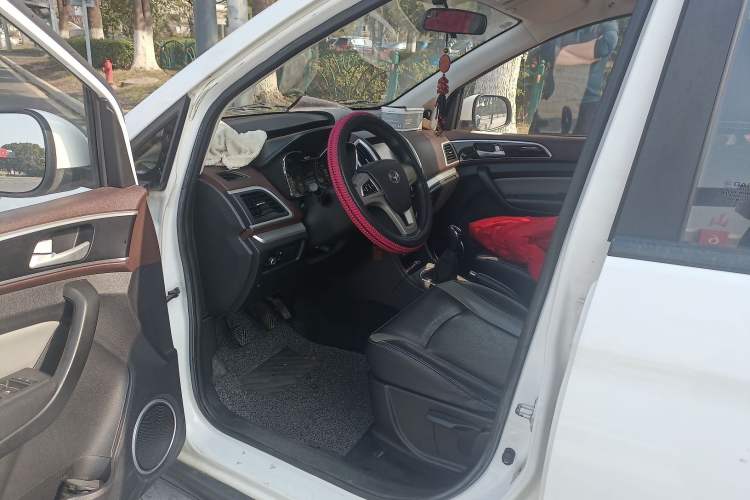 Used HYOSOW H3 2015 1.5L manual Comfort trim level