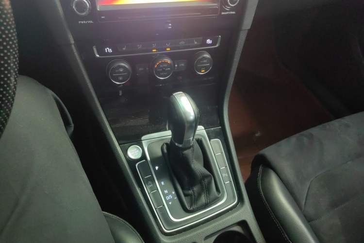 Used Volkswagen Golf 2015 1.4TSI Automatic Flagship Model
