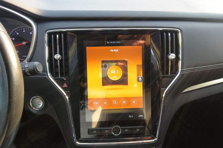 Used Roewe RX5 2019 20T Two-Wheel Drive Automatic 4G Connected Platinum Edition
