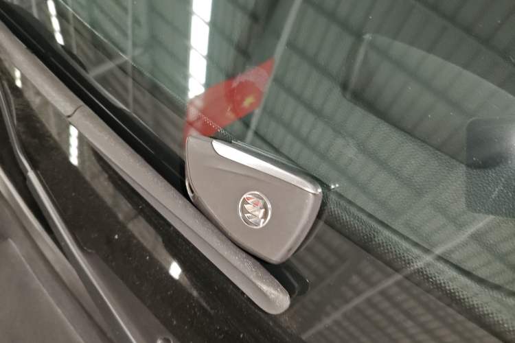 Used Buick Envision 2021 Encore Plus 652T Five-Seat All-Wheel-Drive Luxury Model
