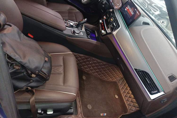 Used BMW 5 Series 2022 Second Facelift 530Li Leading Edition M Sport Package
