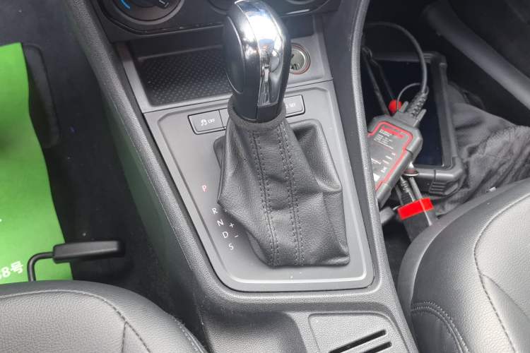 Used Volkswagen Lavida 2015 1.6L Automatic Fashion Edition