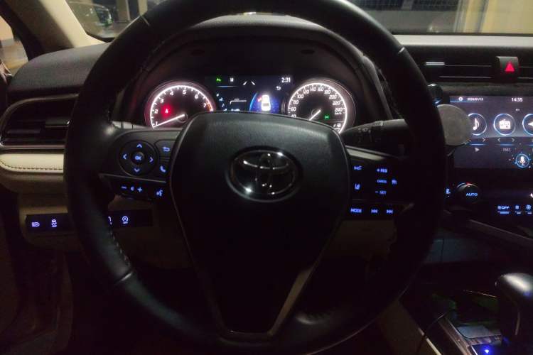 Used Toyota Camry 2019 2.0G Luxury Edition China VI Standard