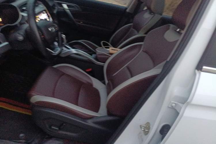 Used Geely Auto Emgrand X7 Sport 2022 1.8TD DCT Zhiya Trim