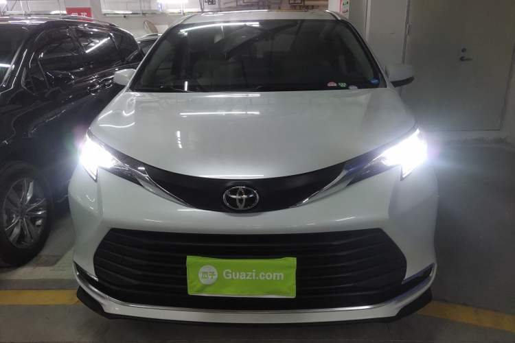 Used Toyota Sienna 2024 2.5L Hybrid Comfort Edition
