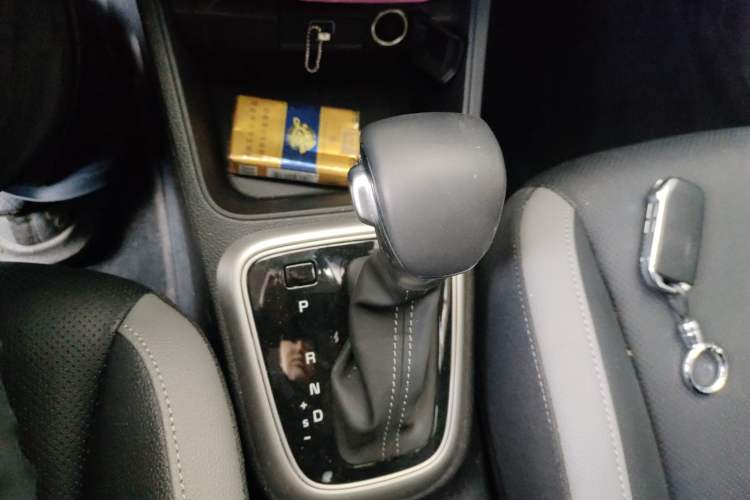 Used Kia kx1 Stonic 2021 1.4L CVT Fun Edition
