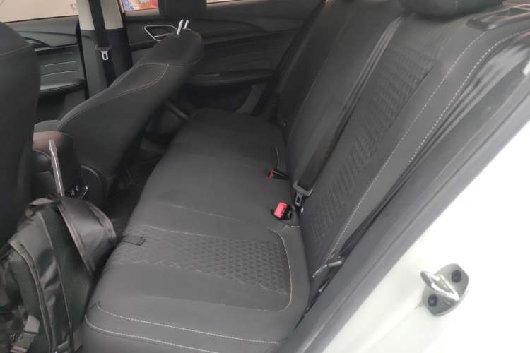 Used Roewe i5 2019 1.5L Manual 4G Connected Langyue Edition
