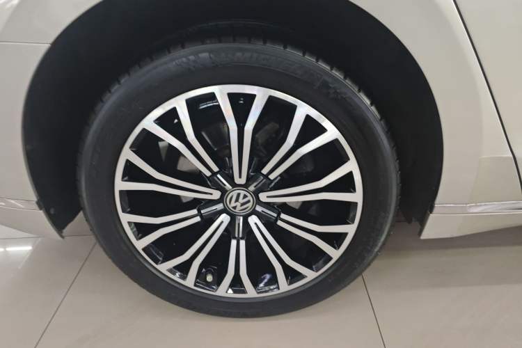 Used Volkswagen Phideon 2018 380TSI Two-Wheel Drive Business Edition
