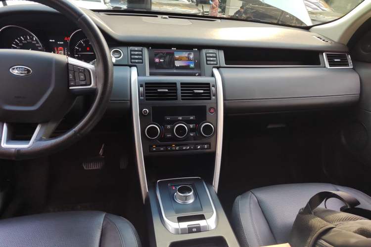 Used Land Rover Discovery Sport 2016 2.0T SE
