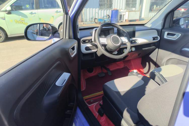 Used Wuling Hongguang MINIEV 2024 3rd Generation 215km Advanced Version
