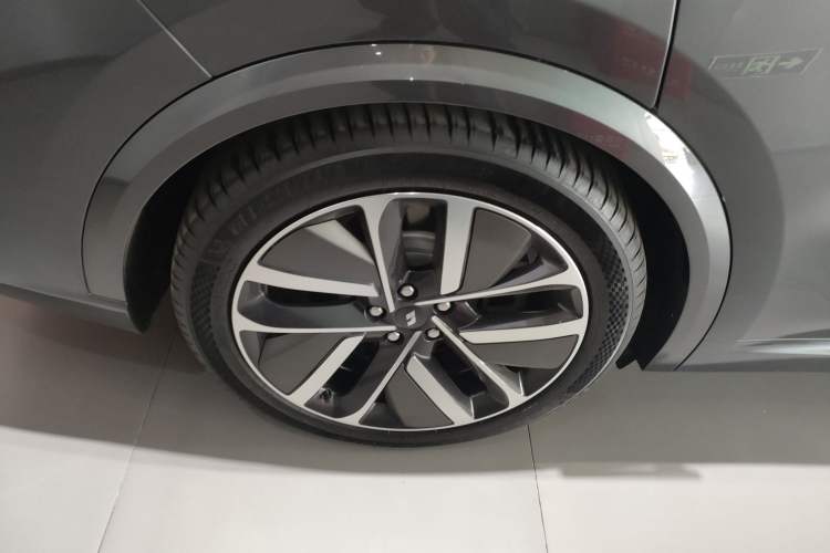 Used Li Auto L9 2022 Max model
