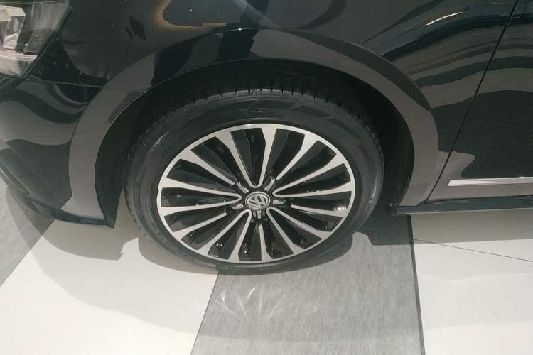 Used Volkswagen Passat 2017 330TSI DSG Prestige Edition
