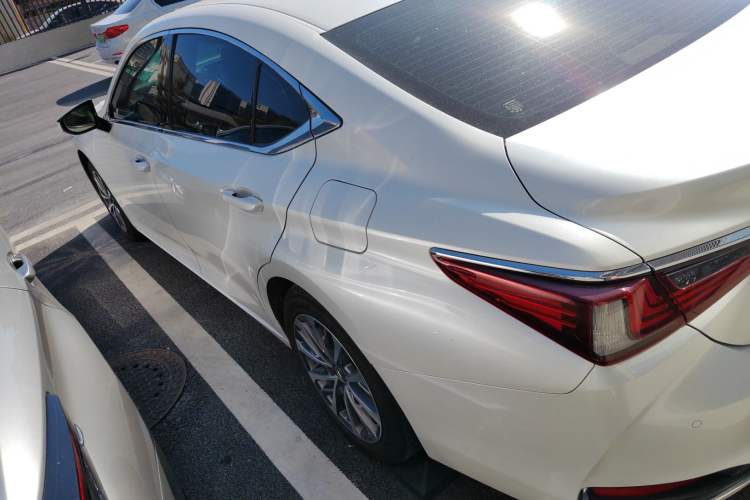 Used Lexus ES 2023 200 Excellence Edition