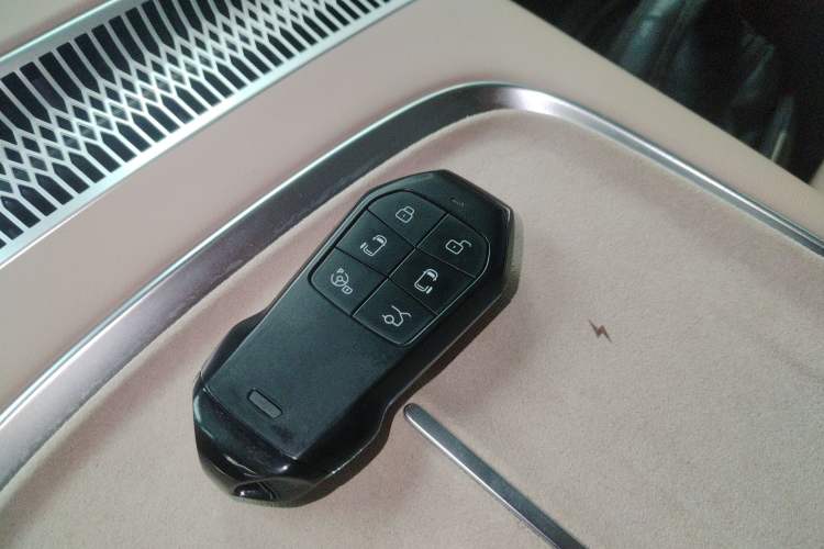 Used XPeng X9 2025 740 Ultra-Long Range Max