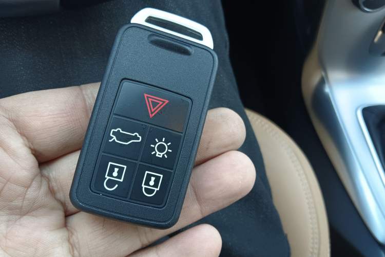 Used Volvo V40 2019 T3 Smart Luxury Edition