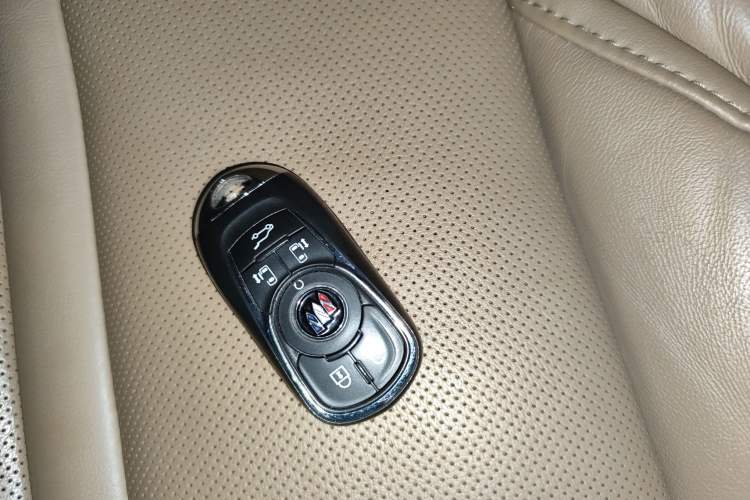 Used Buick GL8 2020 ES Land Cruiser 653T Flagship Model