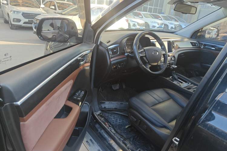 Used GAC Trumpchi GS8 2017 320T Two-Wheel Drive Luxury Smart Connectivity Version (7 Seats)
