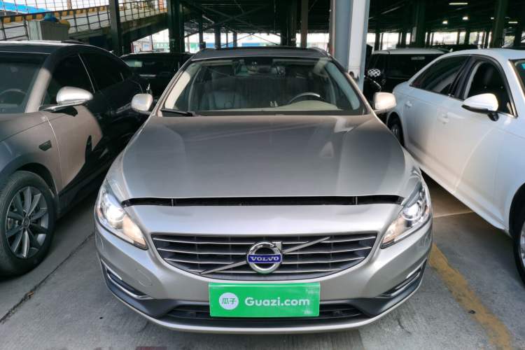 Used Volvo V60 2015 T5 Zhiyi Edition
