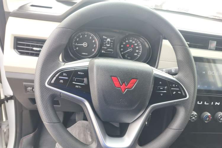 Used Wuling Zhengcheng 2021 1.5T Manual Luxury Version

