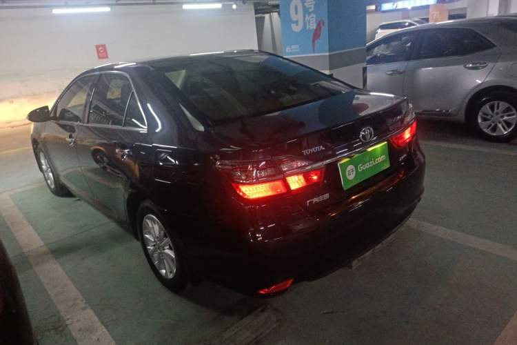 Used Toyota Camry 2016 2.0G 10th Anniversary Leading Edition
