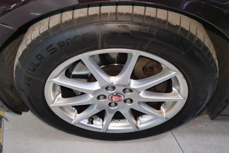 Used Jaguar XJ 2014 XJL 3.0 SC Two-Wheel-Drive Panoramic Business Edition