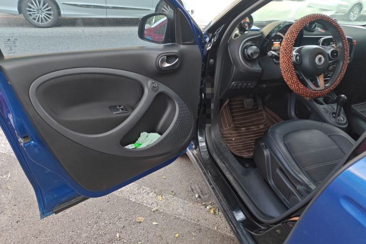 Used  forfour 2016 0.9T 66 kW Pioneer Edition