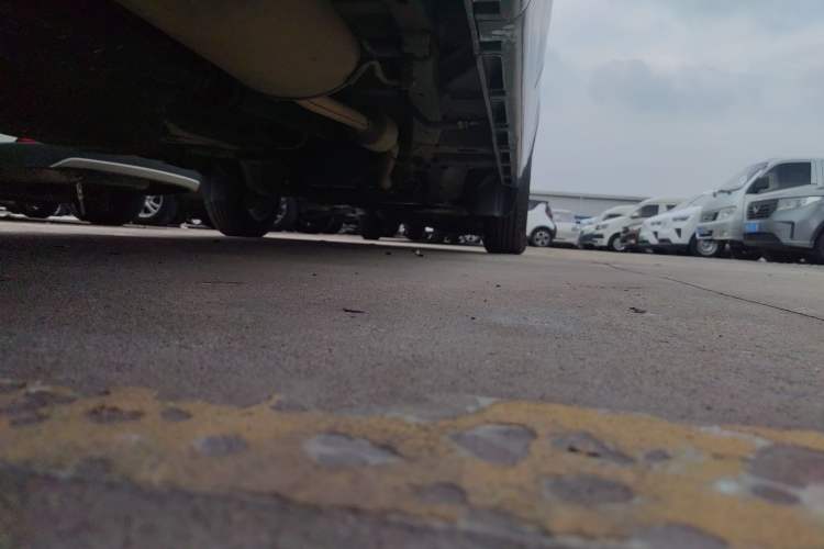 Used Jinbei Gold Hiace 2021 1.5L Passenger Van Travel Lion 6-Seater
