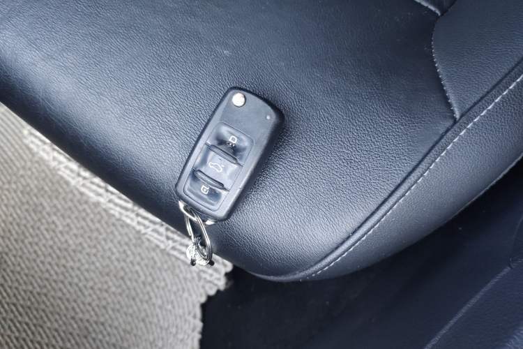 Used Volkswagen Sagitar 2015 230TSI Automatic Comfort Version
