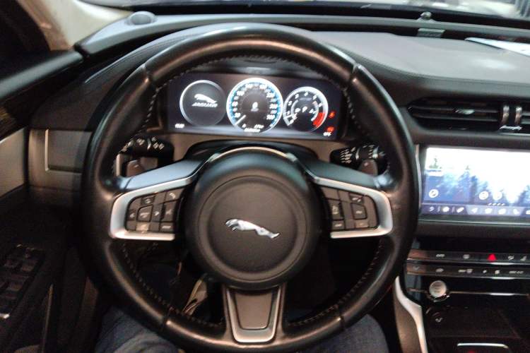 Used Jaguar XFL 2018 XFL 3.0 SC 340 PS Luxury Edition
