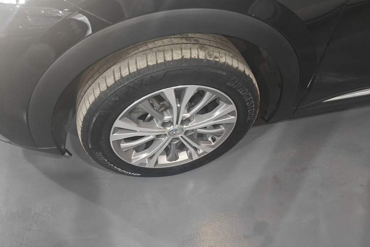 Used Buick Envision 2021 Encore Plus 652T Five-Seat All-Wheel-Drive Luxury Model
