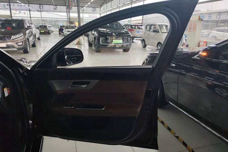 Used Jaguar XFL 2018 XFL 2.0T 250 PS Luxury Edition
