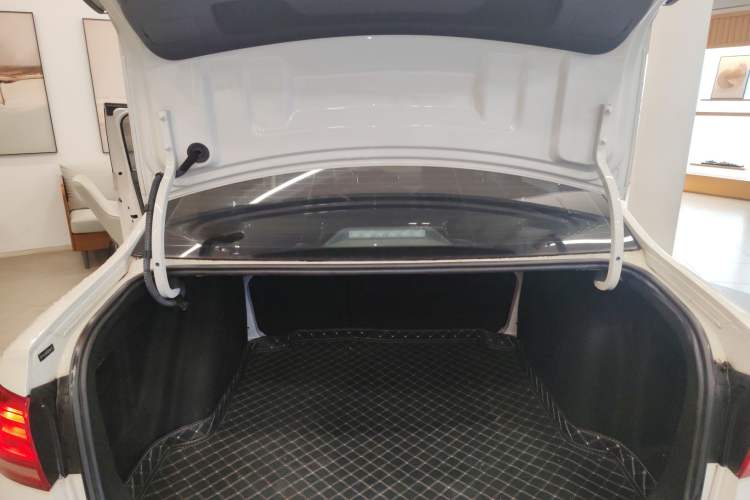 Used Volkswagen Lavida 2015 1.6L Automatic Comfort Edition