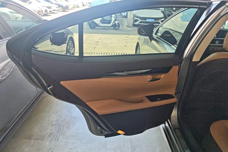 Used Lexus ES 2015 200 Elite Edition
