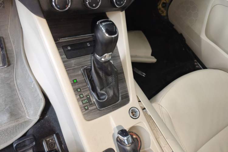 Used Skoda Octavia 2015 1.6L Automatic Yijun Edition
