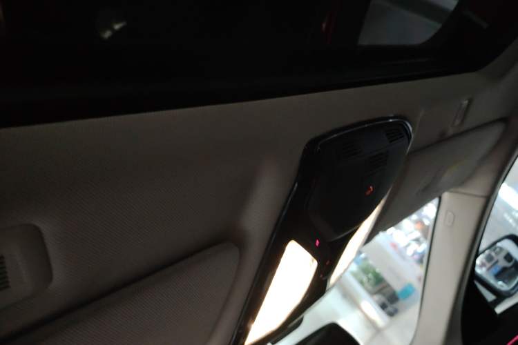 Used BMW 5 Series 2019 525Li Luxury Package
