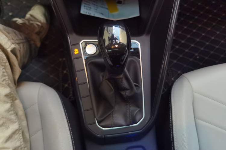 Used Volkswagen Lavida 2023 New Sharp 1.5L Automatic Outstanding New Vision Edition
