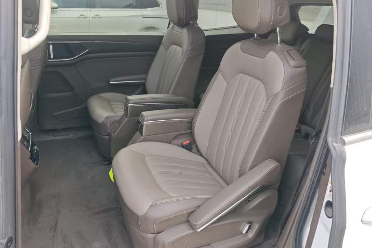 Used Volkswagen Viloran 2024 330TSI Luxury Edition