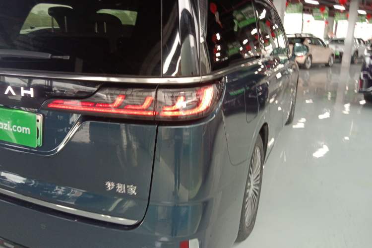 Used VOYAH Dream 2025 PHEV Four-Wheel-Drive Flagship Kunpeng Edition