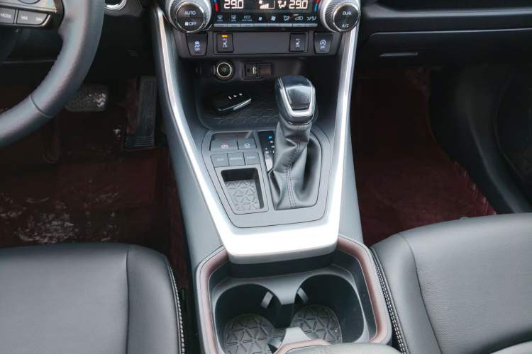 Used Toyota RAV4 2020 2.0L CVT Two-Wheel Drive Fashion PLUS Edition
