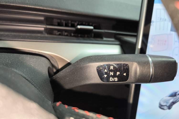 Used NETA V 2021 Standard Range Upgrade Model
